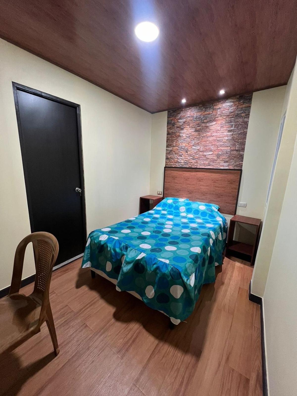 C&M Exclusive Private Rooms Quetzaltenango Exterior foto